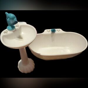 Rare Barbie/ Kelly dollhouse furniture with dolphin spouts